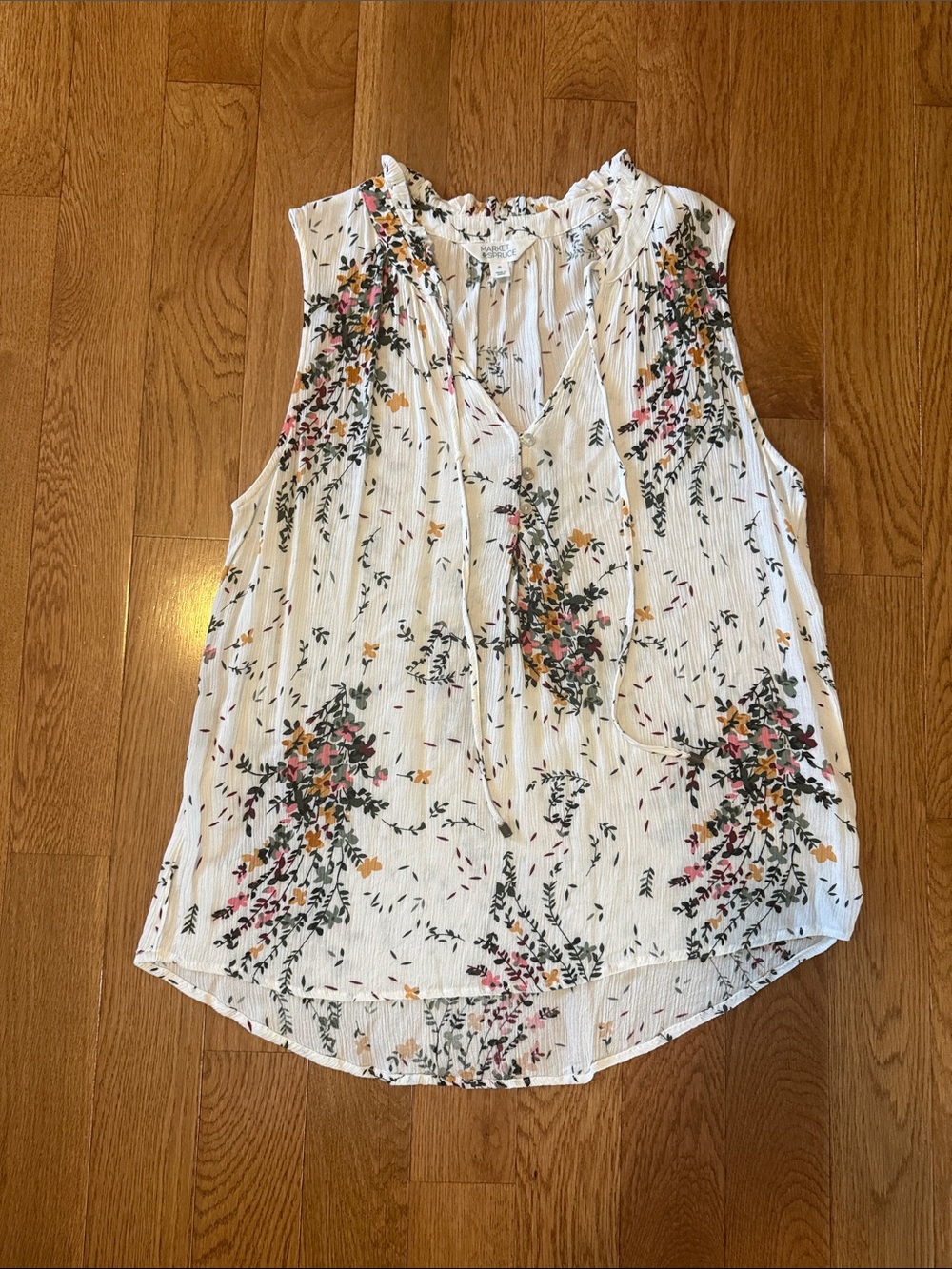 Market & Spruce White Floral Sleeveless V-Neck Camisole
